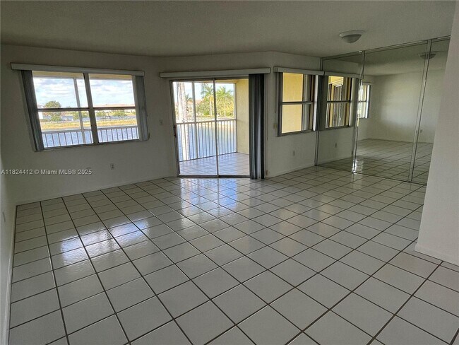 Foto del edificio - 2520 SE 19th Pl