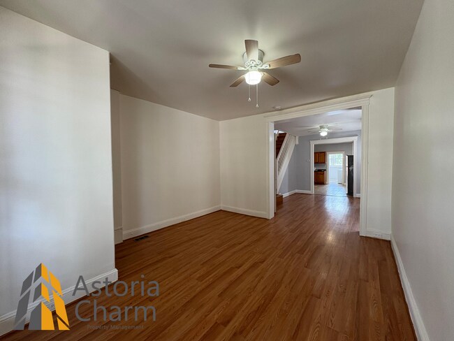 Foto del edificio - Comfortable 3-Bedroom with Hardwood Floors...