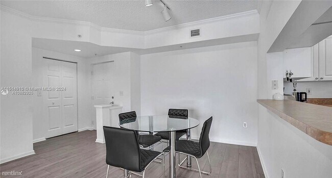 Foto del edificio - 2 br, 2 bath Condo - 17150 N Bay Rd Apt 2808