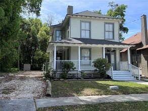 Building Photo - 114 NE Tuscawilla Ave