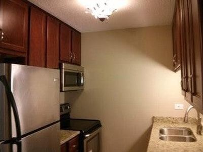 Foto del edificio - 7305 Tiffany Dr