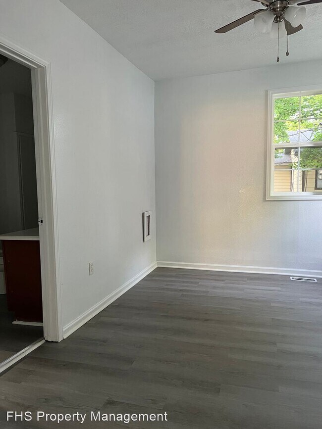 Building Photo - 2 br, 1 bath House - 711 W Locust Street