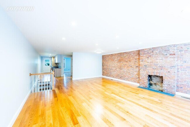Foto del edificio - 176 Coffey St