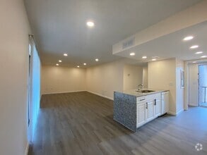 Building Photo - 1165 Paseo De Las Flores Apt C