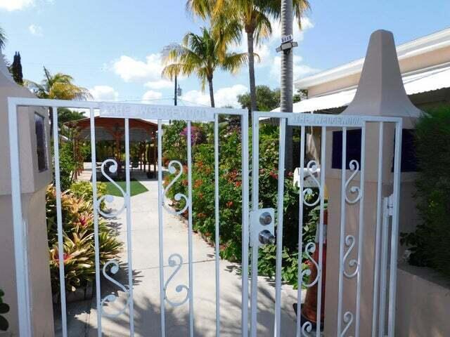 Building Photo - 231 S Palmway