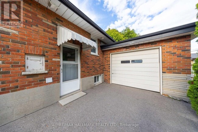 Photo du bâtiment - 415 Stevenson Rd N