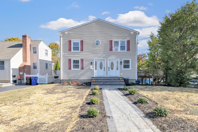 Building Photo - 14 Fairview Ave