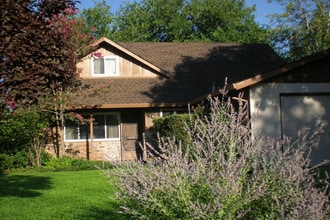 Building Photo - 1019 Cabot St