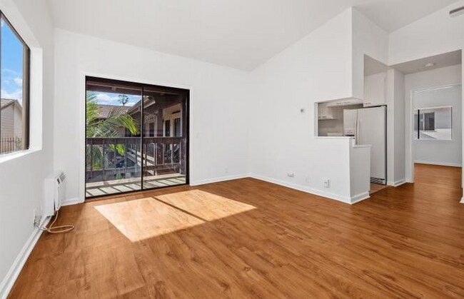 Foto del edificio - Discover the charm of this top-floor apart...
