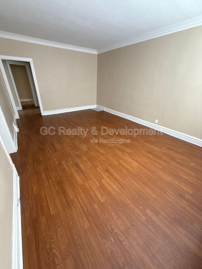 Building Photo - 8637 S Essex Ave