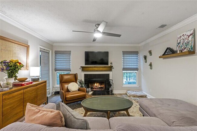 Foto del edificio - 6800 Glenridge Dr