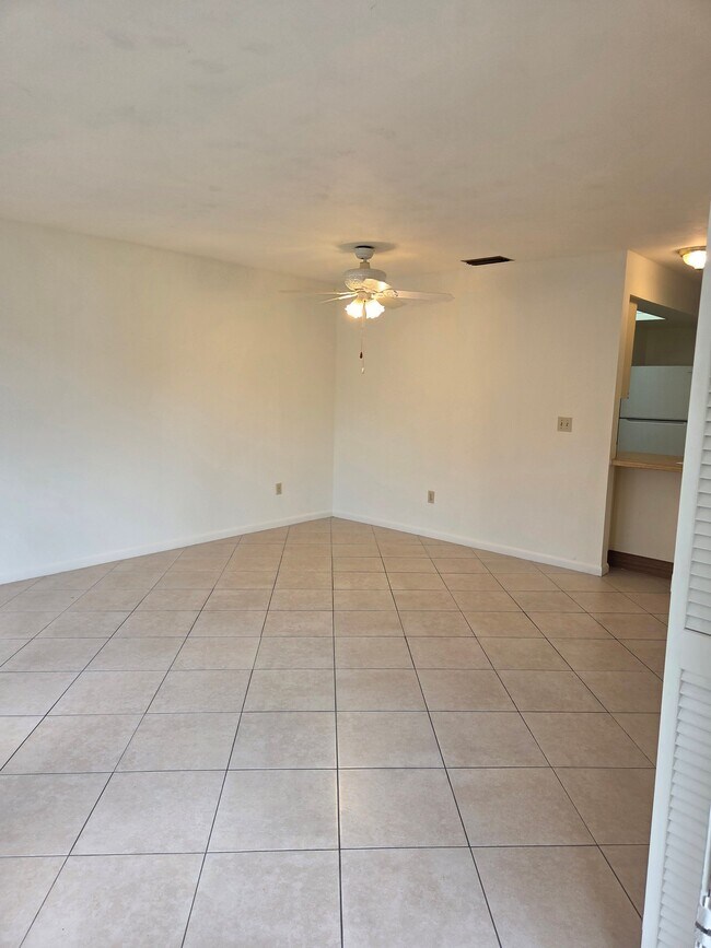 Foto del edificio - 1222 SE 8th St