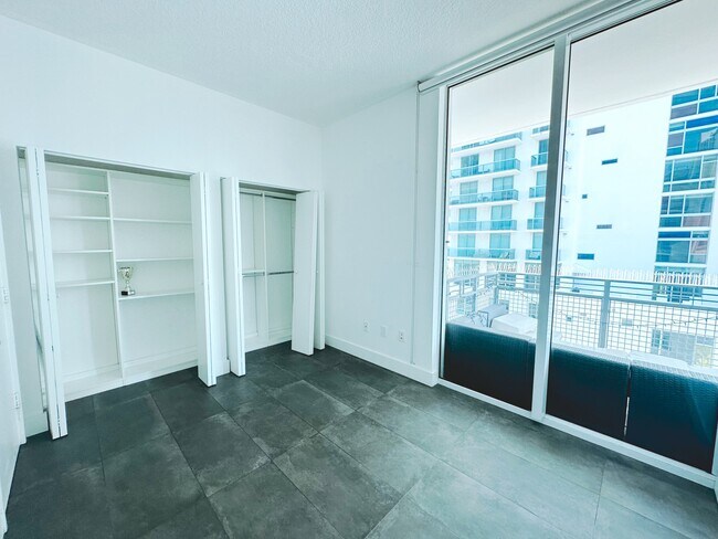 Foto del edificio - 350 NE 24th St