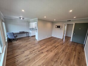 Building Photo - 5390 E Oleta St
