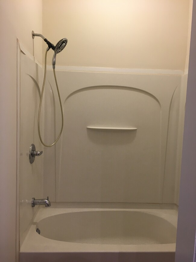 Building Photo - 61 Bedford Rd