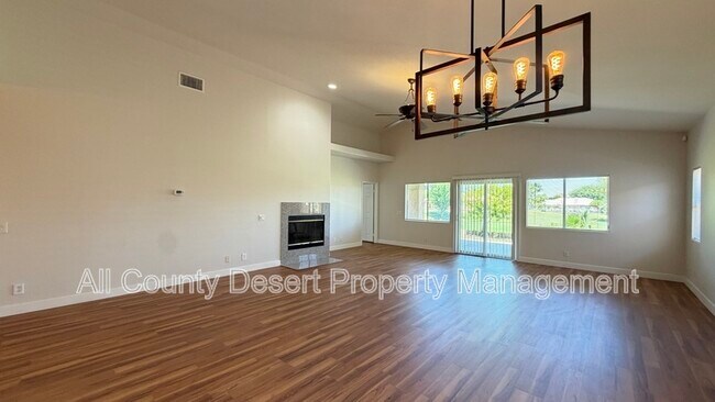 Foto del edificio - 80230 Green Hills Dr