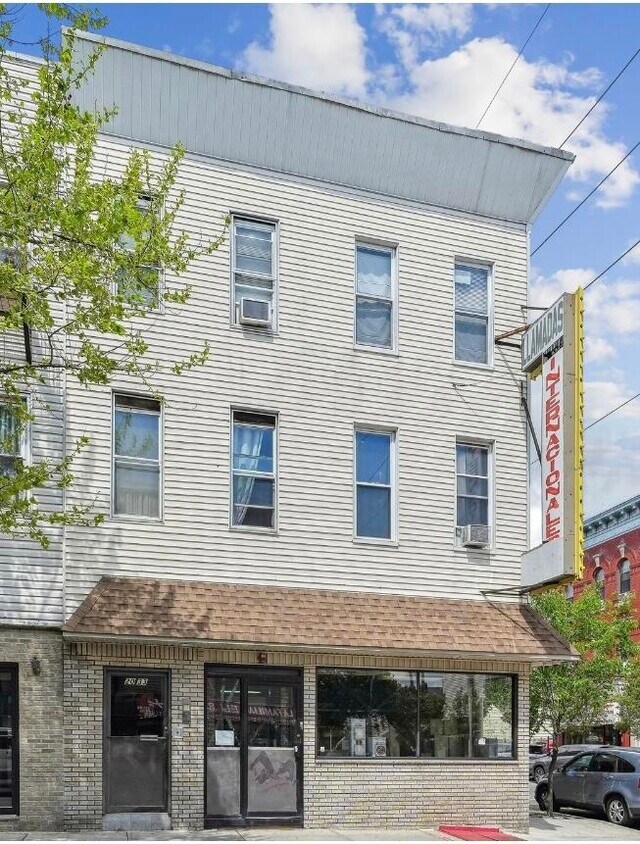 Primary Photo - 2033 Bergenline Ave