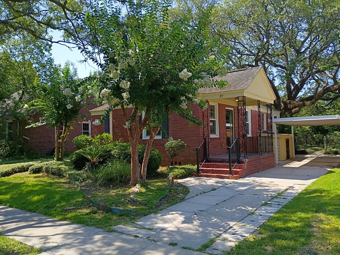 Foto del edificio - 37 Yeadon Ave