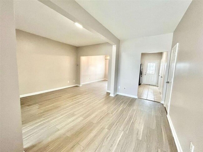 Foto del edificio - 1017 Wheel House Ln