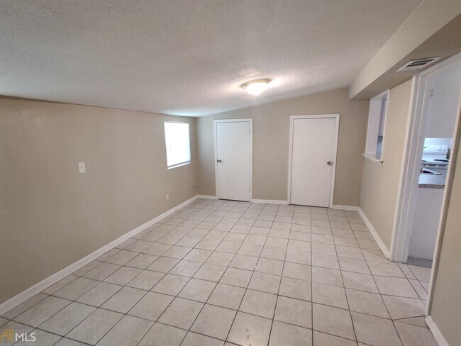 Foto del edificio - 130 Chris Dr