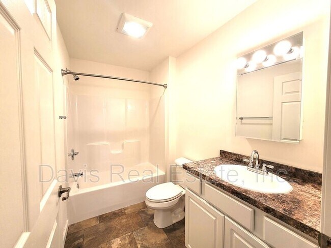 Foto del edificio - 970 3rd St