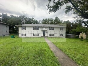 Building Photo - 240 W Kump Ave