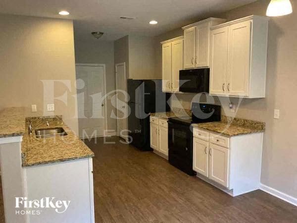 Foto del edificio - 6819 Ware Rd