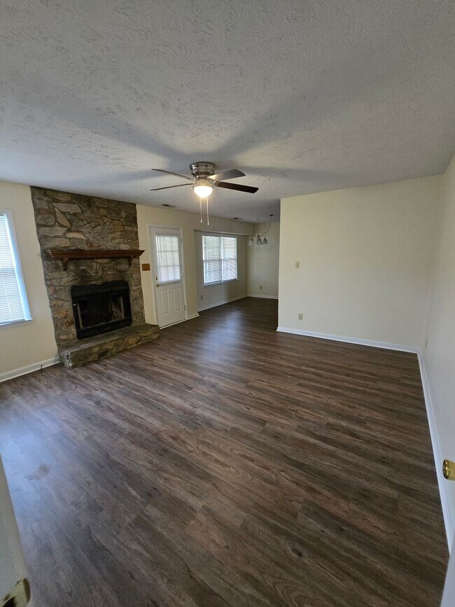 Foto del edificio - 7590 Foxfern~Cliffdale Forest