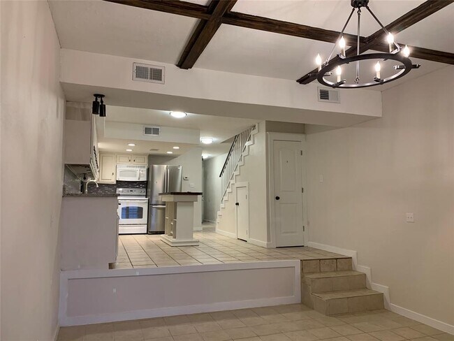 Foto del edificio - 3922 Mediterranean St