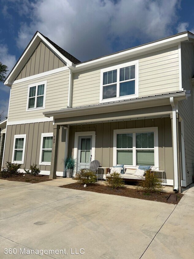 Primary Photo - 4 br, 4.5 bath House - 709 Northern Villag...