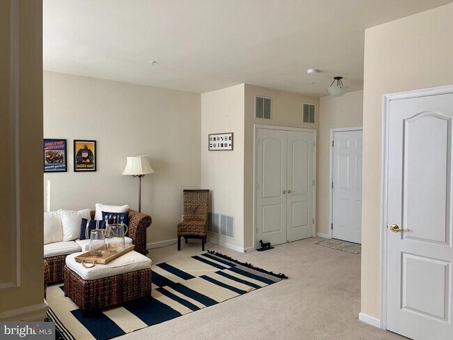Foto del edificio - 9823 Darcy Forest Dr