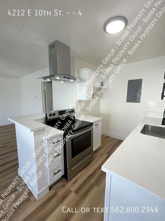 Foto del edificio - 4212 E 10th St