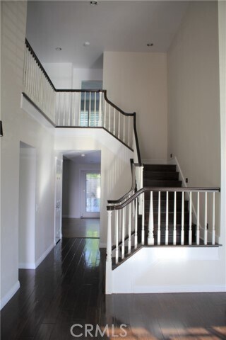 Building Photo - 2 Abeto