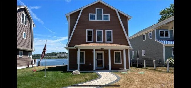Foto del edificio - 3 bedroom in Portsmouth RI 02871