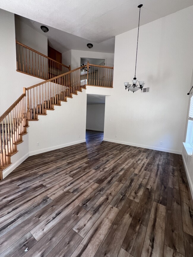 Building Photo - 1694 Shay Way