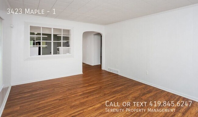 Building Photo - *Offering $300 off first month's rent*Spac...