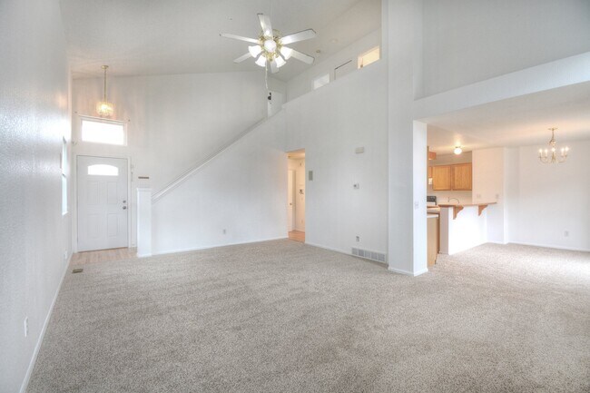 Foto del edificio - 2024 Hibbard Ln