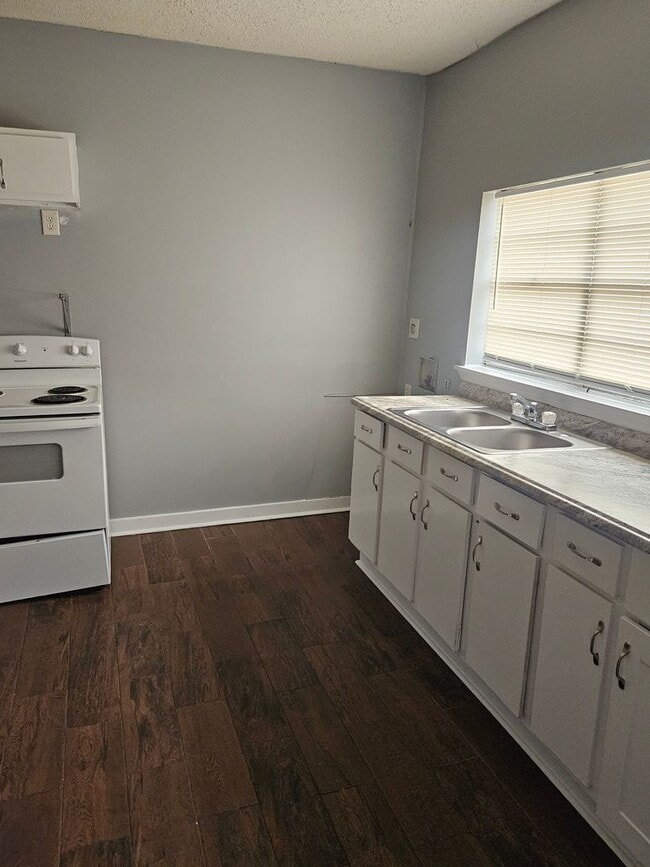 Foto del edificio - Available now