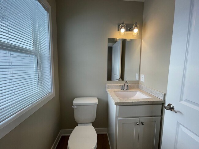 Foto del edificio - Three Bedroom Townhouse in Portage