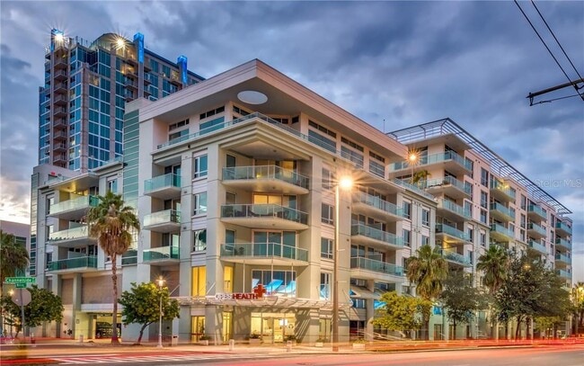 Building Exterior - 912 Channelside Dr Apartment