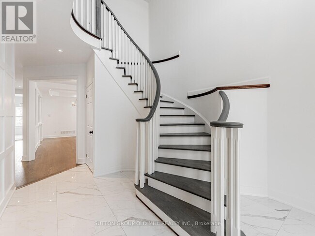Building Photo - 438 Peter Rupert Ave