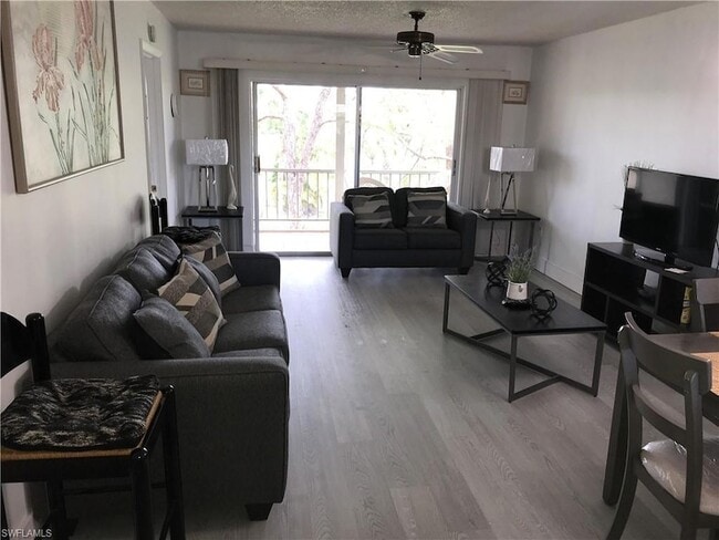 Foto del edificio - 225 Turtle Lake Ct