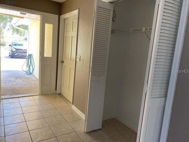 Building Photo - 250 Coral Reef Ct N