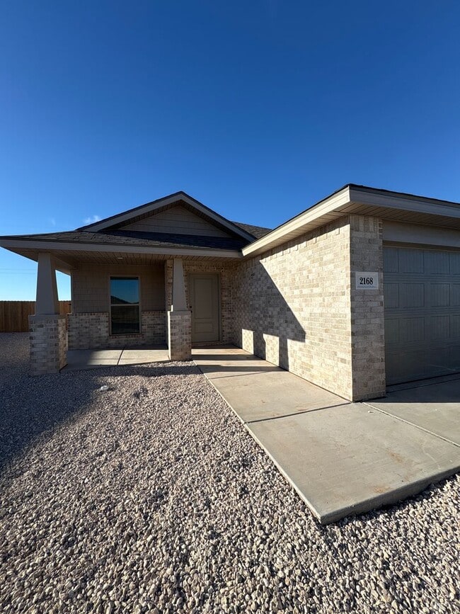 Building Photo - 2168 Langford Ave