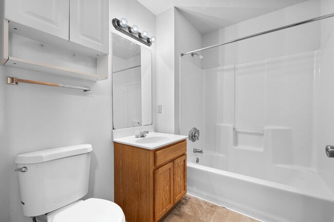 Building Photo - Fox Lane Apartments