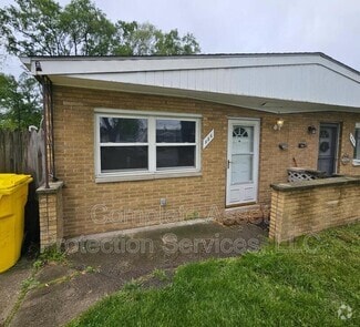 Building Photo - 934 N Wood St
