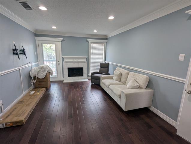 Building Photo - 18333 Roehampton Dr