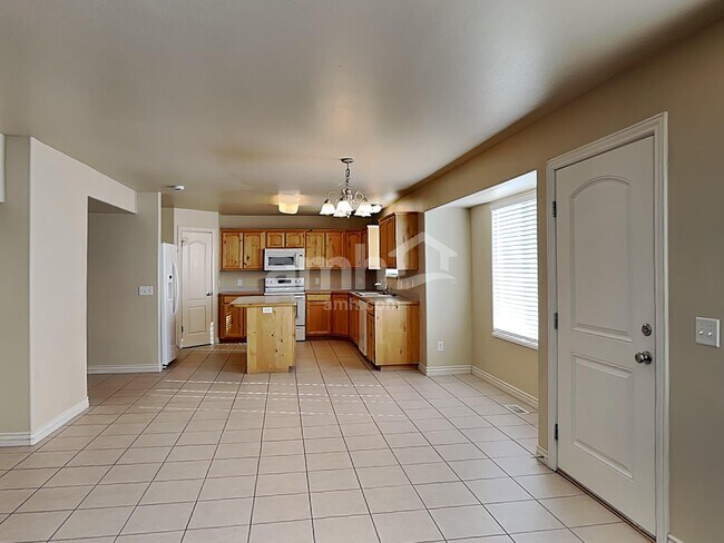 Foto del edificio - 856 E 2150 S