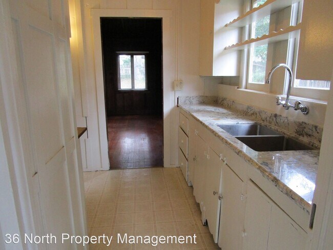 Foto del edificio - 2 br, 1 bath House - 6 NW Ocean on Casanova