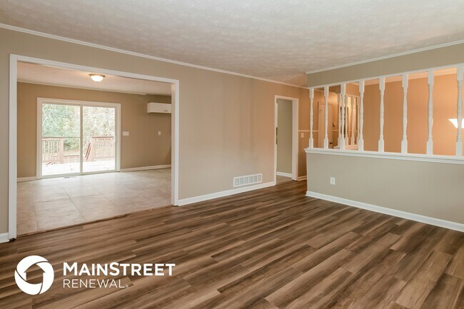 Foto del edificio - 8295 Englewood Trail